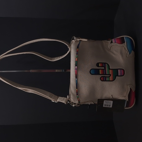 Cowgirl Trendy Women's Western Ivory Concealed Carry Crossbody Bag. - Picture 9 of 16